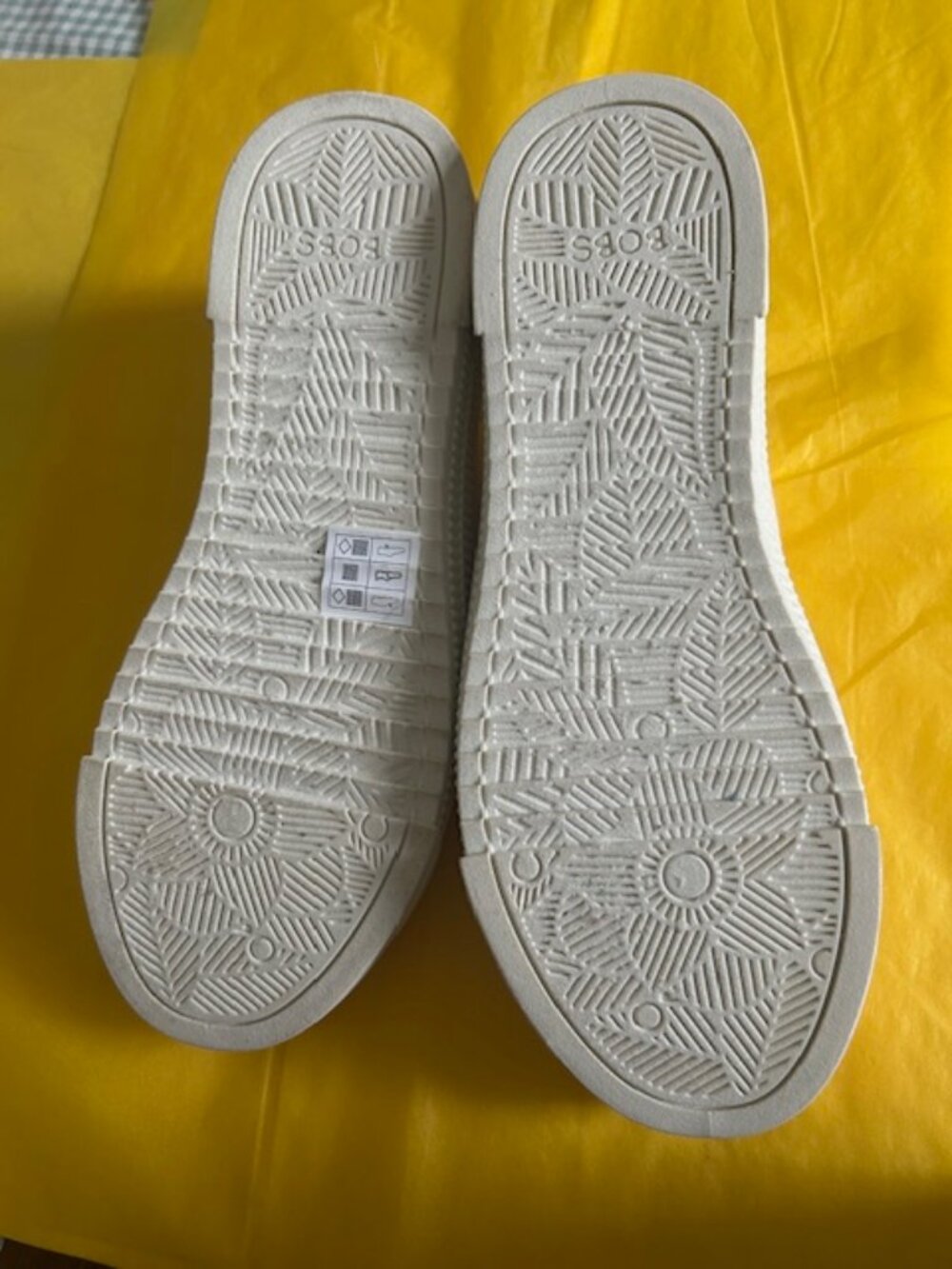 BOBS for Skechers white pull-on sneakers - Picture 3 of 7